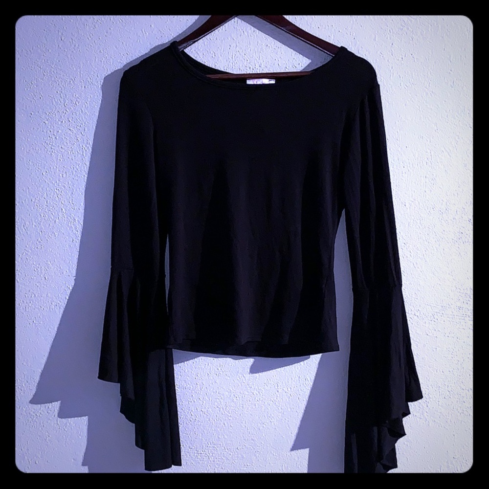 NWT black bell sleeves size medium